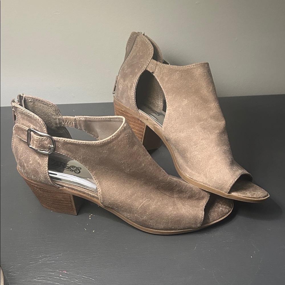 Carlos by Carlos Santana Tan Peep-Toe Mules